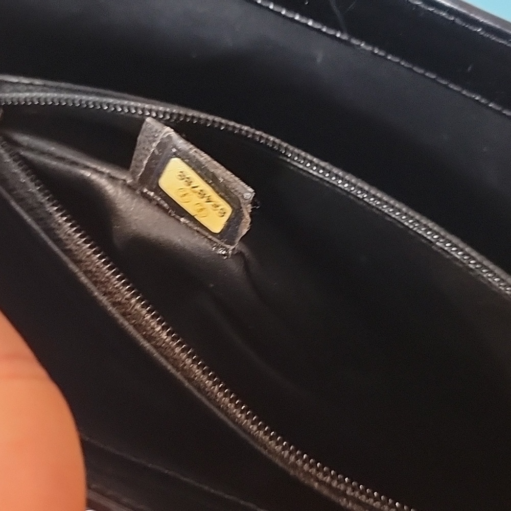 💥HOST PICK💥 CHANEL Stunning Vintage Black Patent Bag Purse - Picture 16 of 16